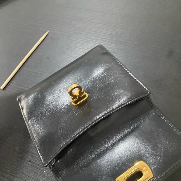 Ferragamo black leather trifold wallet gold need back snap reattach tear inside - Picture 13 of 15